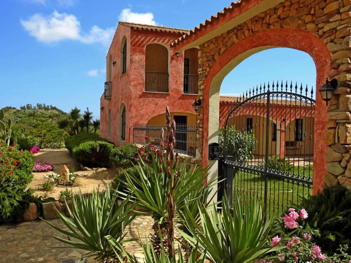 Hotel La Corte Rosada Villasimius Kültér fotó