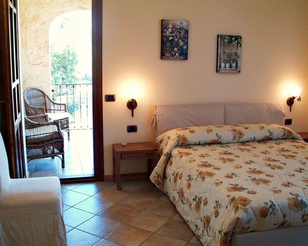 Hotel La Corte Rosada Villasimius Kültér fotó