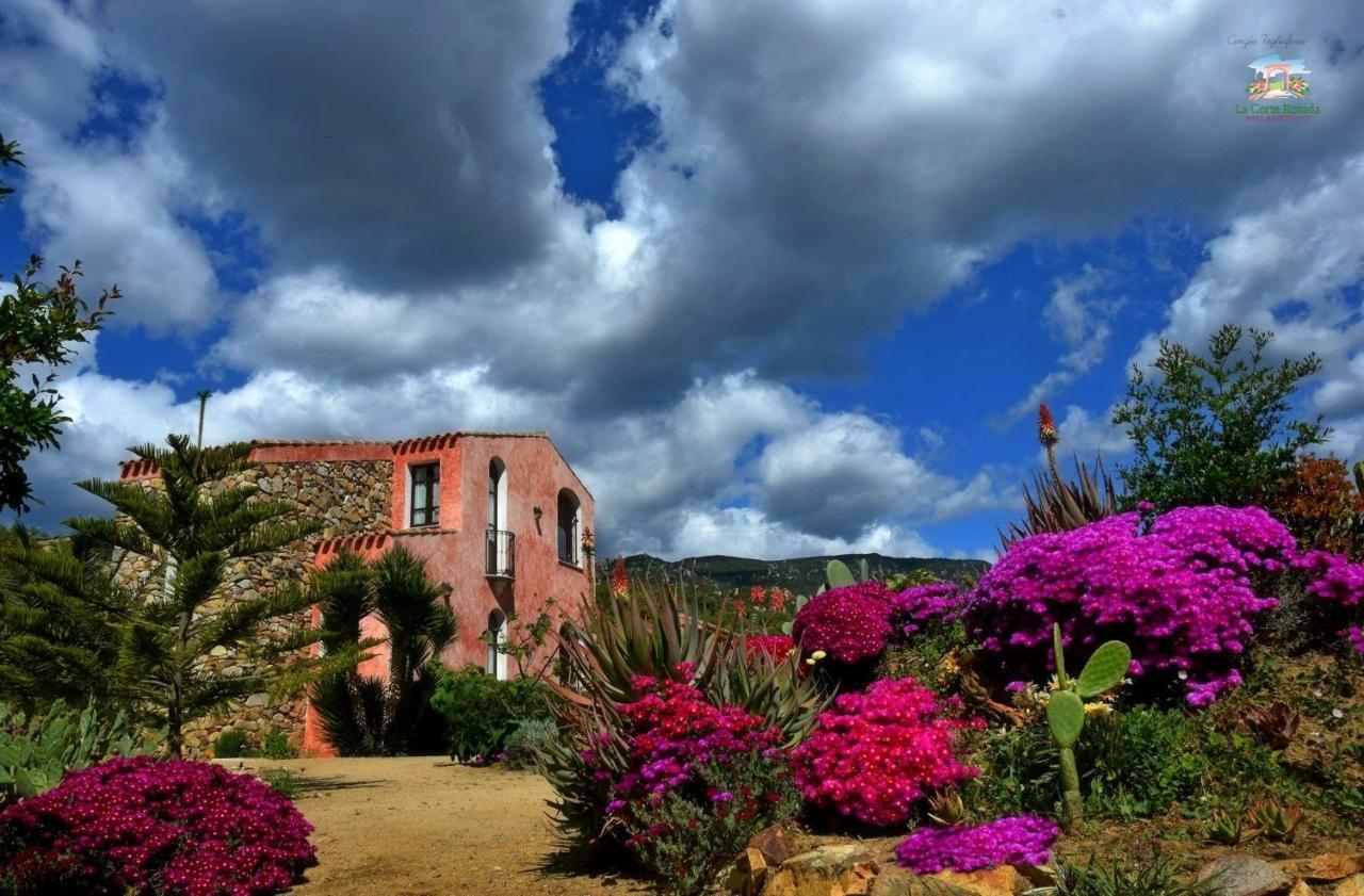 Hotel La Corte Rosada Villasimius Kültér fotó
